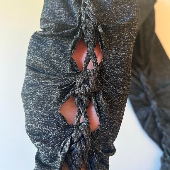 90 Degree by Reflex Heather gray cutout leggings women’s size small - Picture 4 of 6